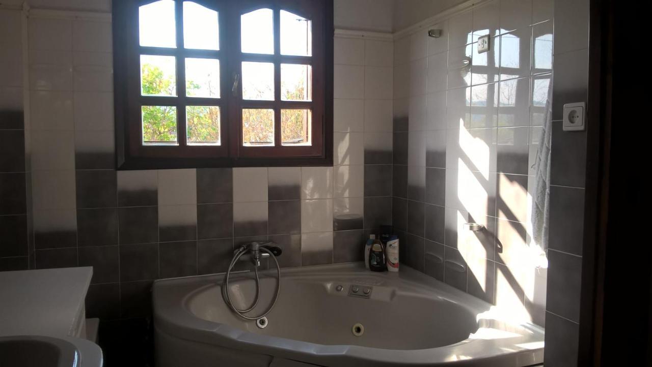 Cavo Paradiso Villa 아스프로발타 외부 사진